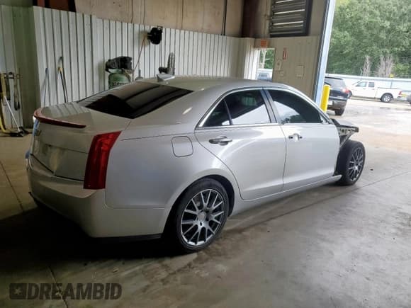 ✅ 2015 Cadillac ATS Luxury RWD • VIN: 1G6AB5R36F0113035 • Lot: 81400285. Wystawiony na Copart z przebiegiem 116 195 mil. Bezpłatny archiwum sprzedaży aukcyjnych z USA i szczegółowy raport historii pojazdu na DreamBid. Zdjęcie 3.