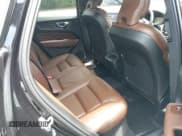 ✅ 2021 Volvo XC60 Momentum • VIN: YV4102DK4M1818887 • Lot: 42246132. Wystawiony na IAAI z przebiegiem 58 418 mil. Bezpłatny archiwum sprzedaży aukcyjnych z USA i szczegółowy raport historii pojazdu na DreamBid. Zdjęcie 8.