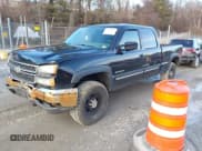✅ 2005 Chevrolet Silverado 2500HD LS • VIN: 1GCHK23U35F826160 • Lot: 41564415. Wystawiony na IAAI z przebiegiem 204 623 mil. Bezpłatny archiwum sprzedaży aukcyjnych z USA i szczegółowy raport historii pojazdu na DreamBid. Zdjęcie 2.