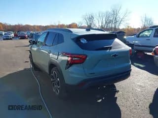 ✅ 2024 Chevrolet Trax 2RS • VIN: KL77LJE20RC231396 • Лот: 43630209. Опубликован ранее на IAAI с пробегом 37 070 миль. Бесплатный доступ к архиву аукционных продаж из США и подробный отчёт об истории автомобиля на DreamBid. Изображение 3.