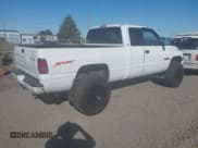 ✅ 1998 Dodge 2500 • VIN: 1B7KF2363WJ175493 • Lot: 42791635. Wystawiony na IAAI z przebiegiem 240 056 mil. Bezpłatny archiwum sprzedaży aukcyjnych z USA i szczegółowy raport historii pojazdu na DreamBid. Zdjęcie 4.