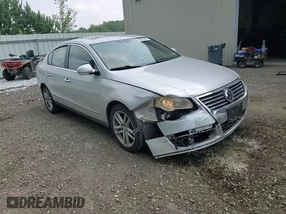 ✅ 2008 Volkswagen Passat Lux • VIN: WVWEK73C88E220662 • Lot: 67915205. Wystawiony na Copart z przebiegiem 183 222 mil. Bezpłatny archiwum sprzedaży aukcyjnych z USA i szczegółowy raport historii pojazdu na DreamBid. Zdjęcie 14.