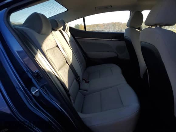 ✅ 2018 Hyundai Elantra SEL • VIN: 5NPD84LFXJH217254 • Lot: 86827735. Wystawiony na Copart z przebiegiem 50 912 mil. Bezpłatny archiwum sprzedaży aukcyjnych z USA i szczegółowy raport historii pojazdu na DreamBid. Zdjęcie 10.