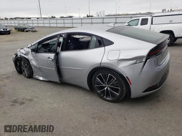 ✅ 2024 Toyota Prius LE • VIN: JTDACAAU7R3034001 • Лот: 89881735. Опубликован ранее на Copart с пробегом 7 547 миль. Бесплатный доступ к архиву аукционных продаж из США и подробный отчёт об истории автомобиля на DreamBid. Изображение 2.