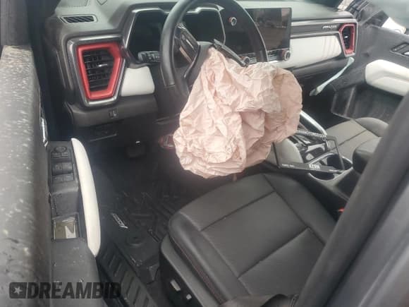 ✅ 2023 GMC Canyon 4WD AT4X • VIN: 1GTP6EEK4P1237955 • Lot: 69062325. Wystawiony na Copart z przebiegiem Nie podano. Bezpłatny archiwum sprzedaży aukcyjnych z USA i szczegółowy raport historii pojazdu na DreamBid. Zdjęcie 8.