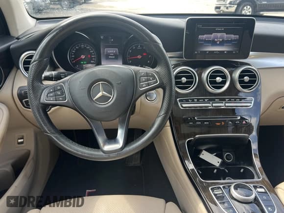 ✅ 2017 Mercedes-Benz GLC 300 • VIN: WDC0G4KB4HF243783 • Лот: 43236737. Опубликован ранее на IAAI с пробегом 99 632 миль. Бесплатный доступ к архиву аукционных продаж из США и подробный отчёт об истории автомобиля на DreamBid. Изображение 13.