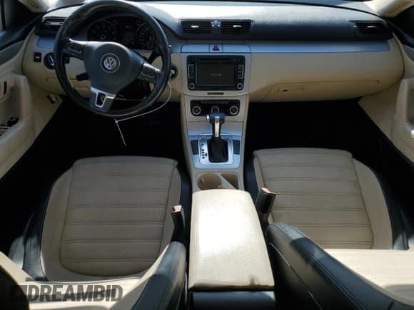 ✅ 2010 Volkswagen CC Sport • VIN: WVWML7AN2AE527084 • Lot: 68910115. Wystawiony na Copart z przebiegiem 117 104 mil. Bezpłatny archiwum sprzedaży aukcyjnych z USA i szczegółowy raport historii pojazdu na DreamBid. Zdjęcie 8.