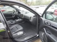 ✅ 2015 Porsche Cayenne S • VIN: WP1AB2A28FLA57031 • Лот: 43158093. Опубликован ранее на IAAI с пробегом 87 814 миль. Бесплатный доступ к архиву аукционных продаж из США и подробный отчёт об истории автомобиля на DreamBid. Изображение 5.