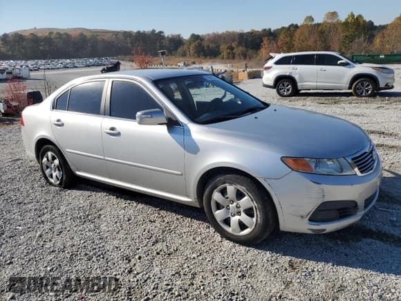 ✅ 2010 Kia Optima LX • VIN: KNAGG4A87A5382602 • Lot: 91691595. Wystawiony na Copart z przebiegiem 175 441 mil. Bezpłatny archiwum sprzedaży aukcyjnych z USA i szczegółowy raport historii pojazdu na DreamBid. Zdjęcie 4.