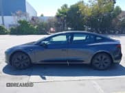 ✅ 2025 Tesla Model 3 Long Range • VIN: 5YJ3E1EA1SF046088 • Lot: 42878817. Wystawiony na IAAI z przebiegiem 259 mil. Bezpłatny archiwum sprzedaży aukcyjnych z USA i szczegółowy raport historii pojazdu na DreamBid. Zdjęcie 14.