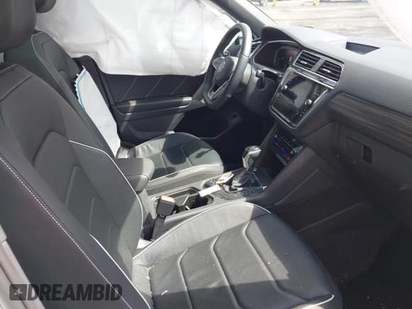 ✅ 2023 Volkswagen Tiguan SEL R-Line • VIN: 3VV4B7AX1PM034909 • Лот: 43102947. Опубликован ранее на IAAI с пробегом 22 043 миль. Бесплатный доступ к архиву аукционных продаж из США и подробный отчёт об истории автомобиля на DreamBid. Изображение 5.