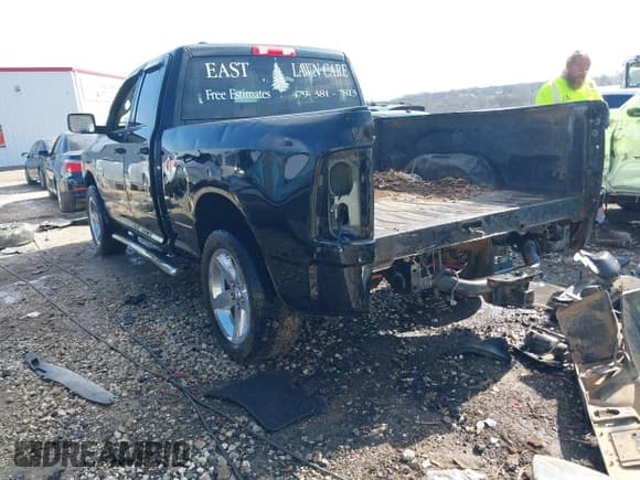 ✅ 2018 Ram 1500 Express • VIN: 1C6RR6FT5JS149471 • Lot: 41641496. Wystawiony na IAAI z przebiegiem 197 968 mil. Bezpłatny archiwum sprzedaży aukcyjnych z USA i szczegółowy raport historii pojazdu na DreamBid. Zdjęcie 3.