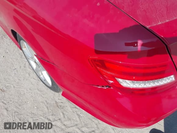 ✅ 2013 Mercedes-Benz C 250 • VIN: WDDGJ4HB0DF977768 • Lot: 41521807. Wystawiony na IAAI z przebiegiem Nie podano. Bezpłatny archiwum sprzedaży aukcyjnych z USA i szczegółowy raport historii pojazdu na DreamBid. Zdjęcie 6.