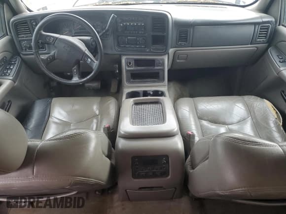 ✅ 2004 Chevrolet Suburban LT • VIN: 3GNFK16T44G148589 • Лот: 54187005. Опубликован ранее на Copart с пробегом 314 836 миль. Бесплатный доступ к архиву аукционных продаж из США и подробный отчёт об истории автомобиля на DreamBid. Изображение 8.