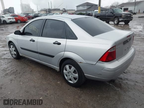 ✅ 2005 Ford Focus S • VIN: 1FAFP34N95W118927 • Лот: 43767271. Опубликован ранее на IAAI с пробегом 194 386 миль. Бесплатный доступ к архиву аукционных продаж из США и подробный отчёт об истории автомобиля на DreamBid. Изображение 3.