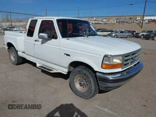 ✅ 1993 Ford F-150 • VIN: 1FTEX14H5PKA70504 • Lot: 41700760. Wystawiony na IAAI z przebiegiem 208 794 mil. Bezpłatny archiwum sprzedaży aukcyjnych z USA i szczegółowy raport historii pojazdu na DreamBid. Zdjęcie 1.