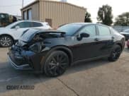 ✅ 2025 Toyota Crown XLE • VIN: JTDAAAAF5S3032700 • Лот: 71624315. Опубликован ранее на Copart с пробегом Не указан. Бесплатный доступ к архиву аукционных продаж из США и подробный отчёт об истории автомобиля на DreamBid. Изображение 1.