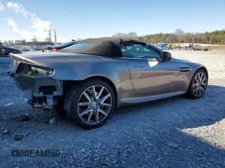 ✅ 2014 Aston Martin Vantage • VIN: SCFEKBBK3EGD18661 • Lot: 86366204. Wystawiony na Copart z przebiegiem 14 863 mil. Bezpłatny archiwum sprzedaży aukcyjnych z USA i szczegółowy raport historii pojazdu na DreamBid. Zdjęcie 3.