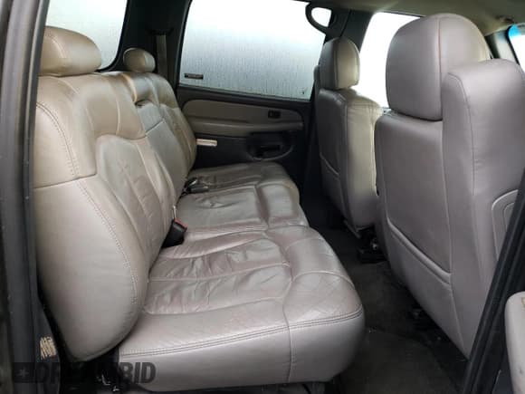 ✅ 2001 Chevrolet Suburban LT • VIN: 3GNFK16T81G227386 • Лот: 86741304. Опубликован ранее на Copart с пробегом 238 182 миль. Бесплатный доступ к архиву аукционных продаж из США и подробный отчёт об истории автомобиля на DreamBid. Изображение 11.