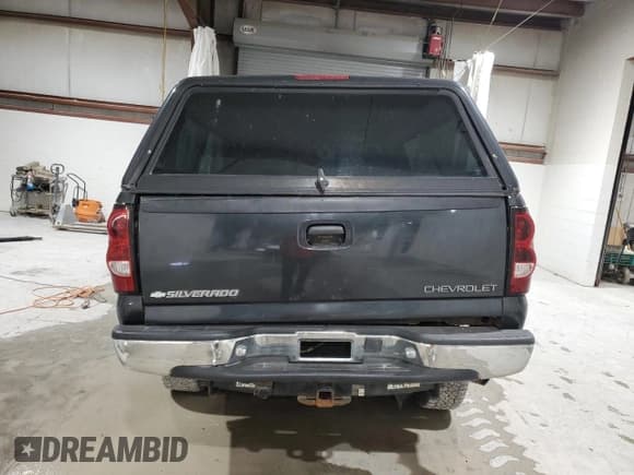 ✅ 2004 Chevrolet Silverado 2500HD LS • VIN: 1GCHK29U54E360694 • Lot: 70415325. Wystawiony na Copart z przebiegiem 132 894 mil. Bezpłatny archiwum sprzedaży aukcyjnych z USA i szczegółowy raport historii pojazdu na DreamBid. Zdjęcie 6.
