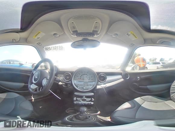 ✅ 2009 MINI Hardtop • VIN: WMWMF33559TW73223 • Lot: 65194145. Listed on Copart with 118,638 mi. Free auction sales archive from the USA and detailed vehicle history report at DreamBid. Image 14.