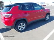 ✅ 2018 Jeep Compass Latitude • VIN: 3C4NJDBB5JT127730 • Lot: 41701871. Wystawiony na IAAI z przebiegiem 136 544 mil. Bezpłatny archiwum sprzedaży aukcyjnych z USA i szczegółowy raport historii pojazdu na DreamBid. Zdjęcie 4.