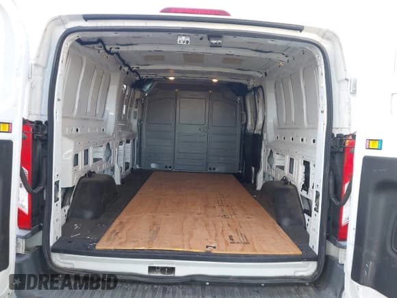 ✅ 2016 Ford Transit Cargo • VIN: 1FTYR2ZM2GKA62685 • Lot: 43419105. Listed on IAAI with 184,149 mi. Free auction sales archive from the USA and detailed vehicle history report at DreamBid. Image 8.