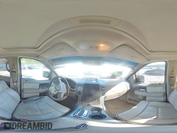 ✅ 2024 Lincoln Mark LT • VIN: 5LTPW16527FJ05777 • Lot: 46842065. Wystawiony na Copart z przebiegiem 115 139 mil. Bezpłatny archiwum sprzedaży aukcyjnych z USA i szczegółowy raport historii pojazdu na DreamBid. Zdjęcie 12.