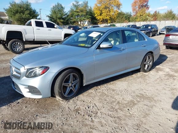 ✅ 2017 Mercedes-Benz E 300 Luxury • VIN: WDDZF4KBXHA195662 • Lot: 43590972. Listed on IAAI with 113,123 mi. Free auction sales archive from the USA and detailed vehicle history report at DreamBid. Image 2.