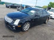 ✅ 2007 Cadillac STS • VIN: 1G6DW677470118331 • Lot: 42771383. Wystawiony na IAAI z przebiegiem 125 182 mil. Bezpłatny archiwum sprzedaży aukcyjnych z USA i szczegółowy raport historii pojazdu na DreamBid. Zdjęcie 2.