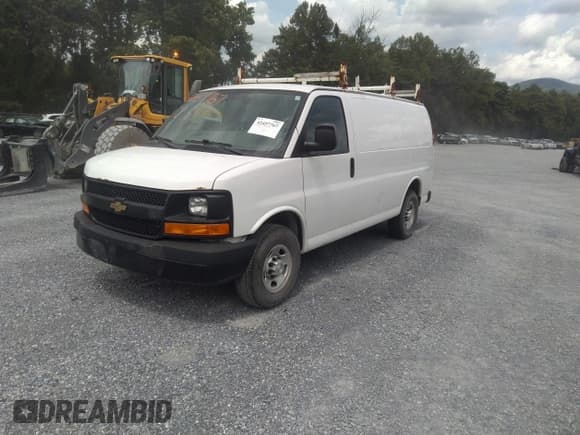 ✅ 2016 Chevrolet Express Cargo • VIN: 1GCWGAFF8G1249934 • Lot: 42457767. Wystawiony na IAAI z przebiegiem 252 991 mil. Bezpłatny archiwum sprzedaży aukcyjnych z USA i szczegółowy raport historii pojazdu na DreamBid. Zdjęcie 2.