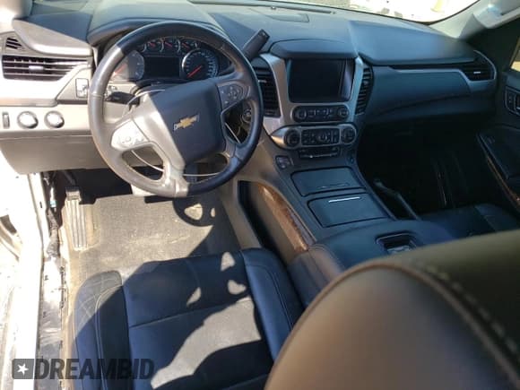 ✅ 2017 Chevrolet Suburban Premier • VIN: 1GNSKJKC7HR143736 • Lot: 69803354. Wystawiony na Copart z przebiegiem 112 993 mil. Bezpłatny archiwum sprzedaży aukcyjnych z USA i szczegółowy raport historii pojazdu na DreamBid. Zdjęcie 8.