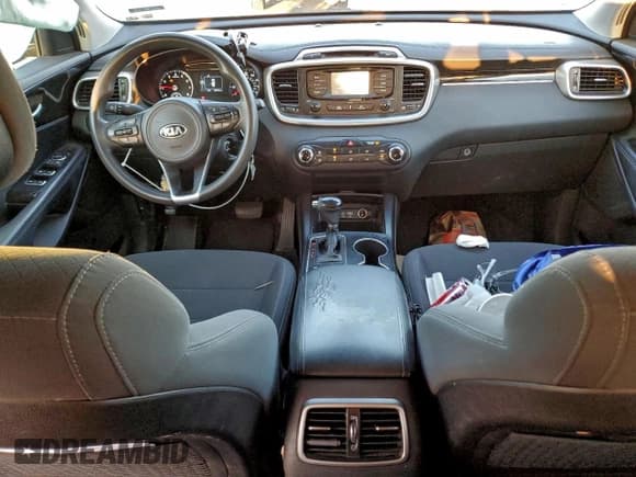 ✅ 2016 Kia Sorento LX • VIN: 5XYPG4A56GG153207 • Lot: 94940785. Listed on Copart with 196,791 mi. Free auction sales archive from the USA and detailed vehicle history report at DreamBid. Image 8.