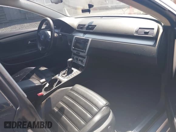 ✅ 2013 Volkswagen CC R-Line • VIN: WVWBN7AN9DE564929 • Lot: 42986832. Wystawiony na IAAI z przebiegiem Nie podano. Bezpłatny archiwum sprzedaży aukcyjnych z USA i szczegółowy raport historii pojazdu na DreamBid. Zdjęcie 5.