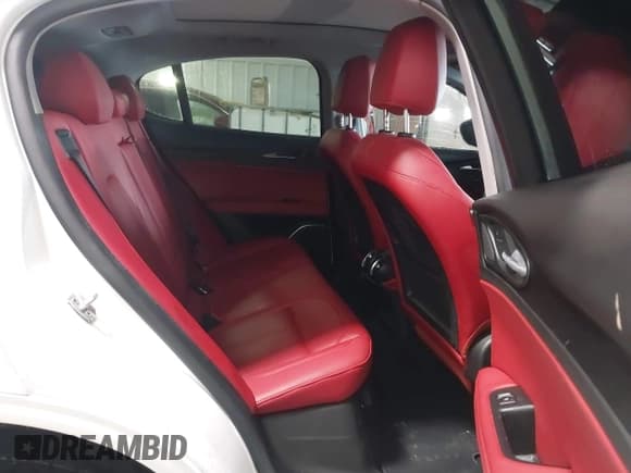 ✅ 2021 Alfa Romeo Stelvio • VIN: ZASPAJAN8M7D15239 • Лот: 41574926. Опубликован ранее на IAAI с пробегом 21 723 миль. Бесплатный доступ к архиву аукционных продаж из США и подробный отчёт об истории автомобиля на DreamBid. Изображение 8.