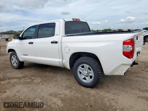 ✅ 2016 Toyota Tundra SR5 • VIN: 5TFEM5F13GX107004 • Лот: 62604485. Опубликован ранее на Copart с пробегом 198 534 миль. Бесплатный доступ к архиву аукционных продаж из США и подробный отчёт об истории автомобиля на DreamBid. Изображение 2.