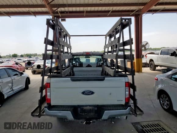 ✅ 2017 Ford F-250 XL • VIN: 1FTBF2A69HEE50217 • Lot: 66691145. Listed on Copart with 282,538 mi. Free auction sales archive from the USA and detailed vehicle history report at DreamBid. Image 6.