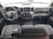 ✅ 2019 Chevrolet Silverado 1500 Custom • VIN: 3GCPYBEH9KG204831 • Lot: 84636995. Wystawiony na Copart z przebiegiem 91 548 mil. Bezpłatny archiwum sprzedaży aukcyjnych z USA i szczegółowy raport historii pojazdu na DreamBid. Zdjęcie 8.