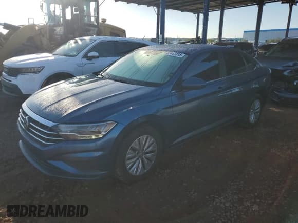 ✅ 2019 Volkswagen Jetta S • VIN: 3VWC57BUXKM068634 • Лот: 82447315. Опубликован ранее на Copart с пробегом 124 242 миль. Бесплатный доступ к архиву аукционных продаж из США и подробный отчёт об истории автомобиля на DreamBid. Изображение 1.