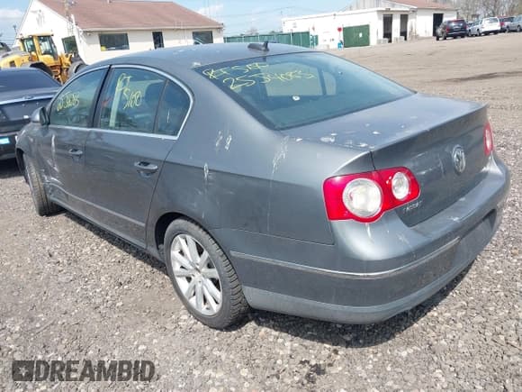 ✅ 2006 Volkswagen Passat • VIN: WVWBU73C06P152159 • Лот: 42103318. Опубликован ранее на IAAI с пробегом Не указан. Бесплатный доступ к архиву аукционных продаж из США и подробный отчёт об истории автомобиля на DreamBid. Изображение 3.