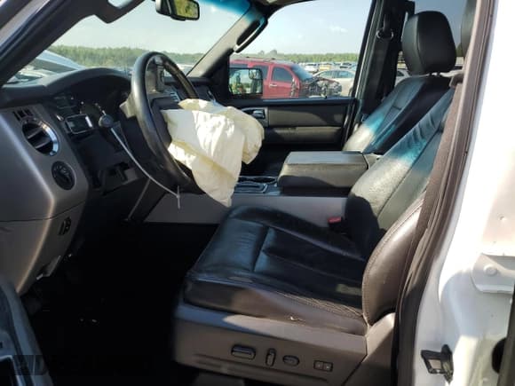 ✅ 2012 Ford Expedition Limited • VIN: 1FMJU2A54CEF41246 • Lot: 81250845. Wystawiony na Copart z przebiegiem 237 096 mil. Bezpłatny archiwum sprzedaży aukcyjnych z USA i szczegółowy raport historii pojazdu na DreamBid. Zdjęcie 7.