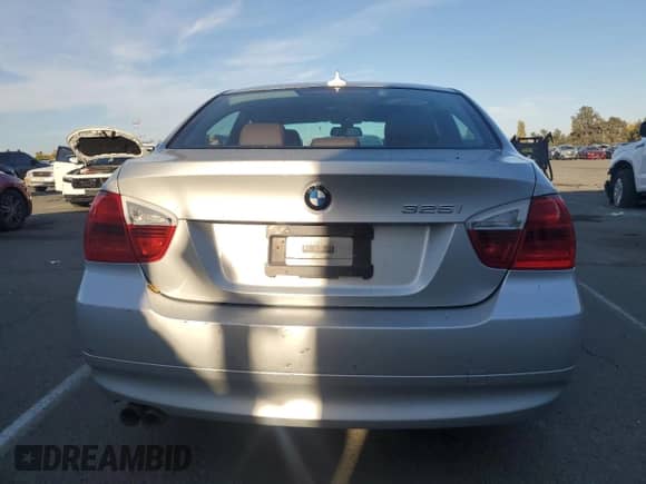 2006 BMW 3 Series 325i z VIN WBAVB135X6PT11610, wystawiony jako Copart lot #82766065 z przebiegiem Nie podano mil oraz Szkoda całkowita • Salvage title. Historia ofert i sprzedaży dostępna na DreamBid. Obrazek 6.