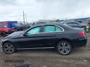 ✅ 2021 Mercedes-Benz C 300 • VIN: W1KWF8EB6MR648452 • Lot: 43049735. Wystawiony na IAAI z przebiegiem 49 656 mil. Bezpłatny archiwum sprzedaży aukcyjnych z USA i szczegółowy raport historii pojazdu na DreamBid. Zdjęcie 13.