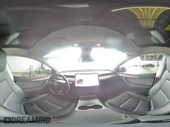 ✅ 2024 Tesla Model Y Long Range • VIN: 7SAYGAEE2RF153831 • Lot: 84552935. Wystawiony na Copart z przebiegiem 29 832 mil. Bezpłatny archiwum sprzedaży aukcyjnych z USA i szczegółowy raport historii pojazdu na DreamBid. Zdjęcie 14.