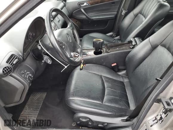 ✅ 2005 Mercedes-Benz C 240 • VIN: WDBRF81J45F640789 • Лот: 87399805. Опубликован ранее на Copart с пробегом 225 746 миль. Бесплатный доступ к архиву аукционных продаж из США и подробный отчёт об истории автомобиля на DreamBid. Изображение 7.