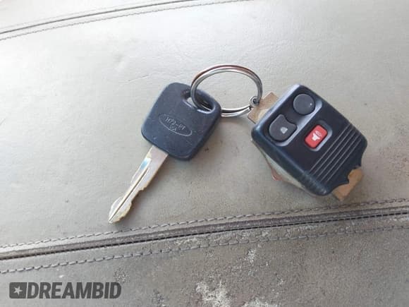 ✅ 2002 Lincoln Navigator • VIN: 5LMEU27R02LJ00412 • Lot: 41821070. Wystawiony na IAAI z przebiegiem 203 565 mil. Bezpłatny archiwum sprzedaży aukcyjnych z USA i szczegółowy raport historii pojazdu na DreamBid. Zdjęcie 11.