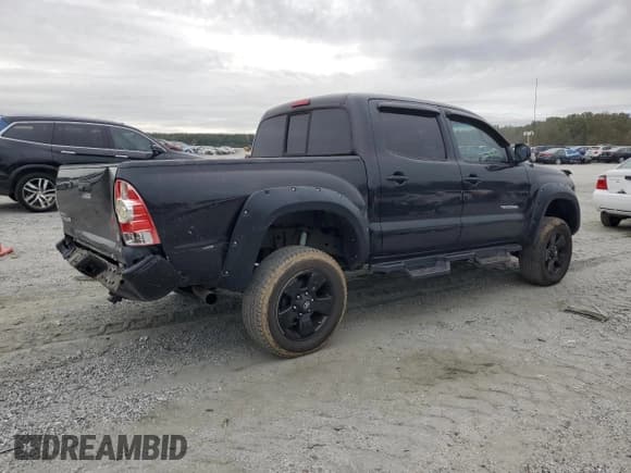 ✅ 2011 Toyota Tacoma • VIN: 5TFLU4EN5BX004763 • Lot: 82220995. Listed on Copart with 137,354 mi. Free auction sales archive from the USA and detailed vehicle history report at DreamBid. Image 3.