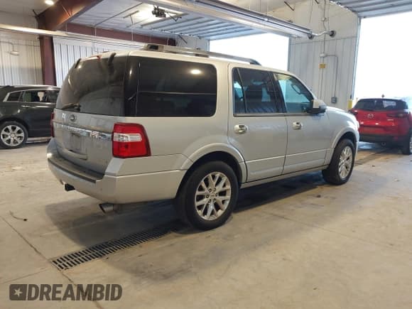✅ 2015 Ford Expedition Limited • VIN: 1FMJU1KT1FEF08698 • Лот: 43913765. Опубликован ранее на IAAI с пробегом 129 234 миль. Бесплатный доступ к архиву аукционных продаж из США и подробный отчёт об истории автомобиля на DreamBid. Изображение 4.