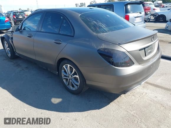 ✅ 2016 Mercedes-Benz C 300 • VIN: 55SWF4JB2GU130727 • Лот: 43413963. Опубликован ранее на IAAI с пробегом 83 382 миль. Бесплатный доступ к архиву аукционных продаж из США и подробный отчёт об истории автомобиля на DreamBid. Изображение 3.