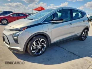 ✅ 2023 Chevrolet Bolt EV 2LT • VIN: 1G1FX6S07P4182989 • Lot: 84011405. Wystawiony na Copart z przebiegiem 83 911 mil. Bezpłatny archiwum sprzedaży aukcyjnych z USA i szczegółowy raport historii pojazdu na DreamBid. Zdjęcie 1.